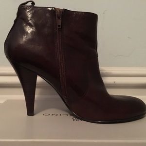 Nine West chestnut brown booties - size 9